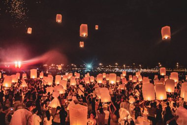 Fenerler festivali, Tayland Chiang Mai Yee Peng ve Loy Khratong