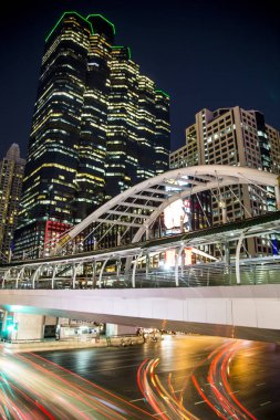 Tayland 'da gece Bangkok sokak manzarası