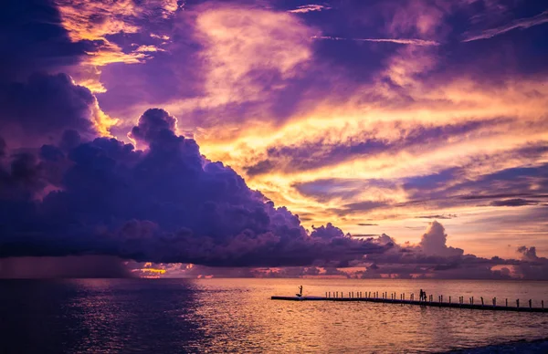 Khao Lak beach resort manzaraları gün batımında, Tayland