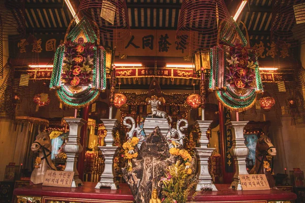 Hoi Orta Vietnam'da Bir sokaklar ve Kanallar