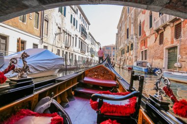 Venedik İtalya 'daki cadde ve kanalların manzarası