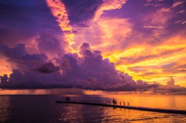 Khao Lak beach resort manzaraları gün batımında, Tayland