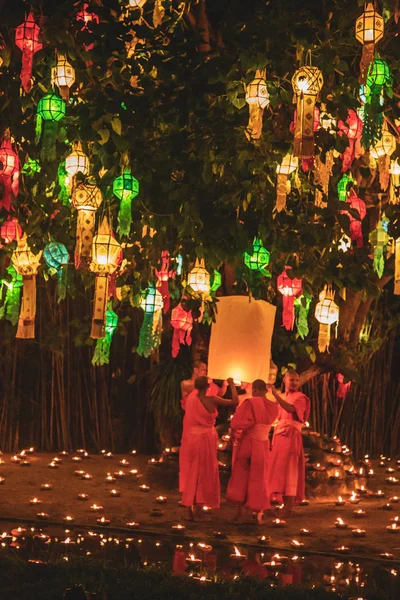 태국 치앙마이의 등불 축제, 예펑과 로이 크라통 — 스톡 사진