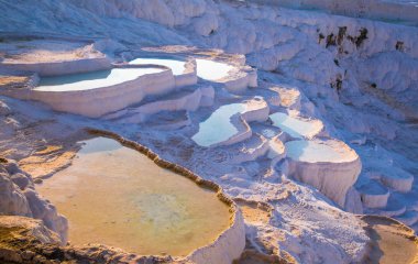 Türkiye Hierapolis'te Pamukkale havuz terasları