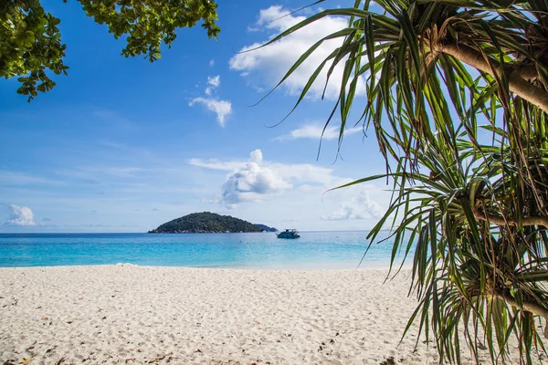 Similan island views from the beach and above, in Thailand — Stock Photo, Image