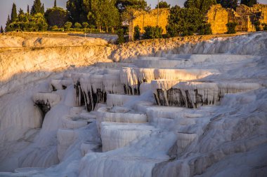Türkiye Hierapolis'te Pamukkale havuz terasları