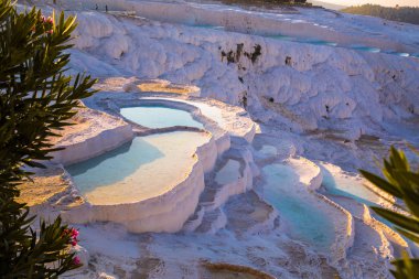Türkiye Hierapolis'te Pamukkale havuz terasları