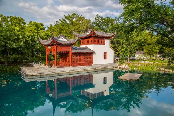 Kanada'da Montreal Botanik Bahçeleri manzarası