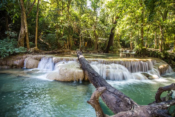 Tayland Kanchanaburi Erawan şelale manzarası