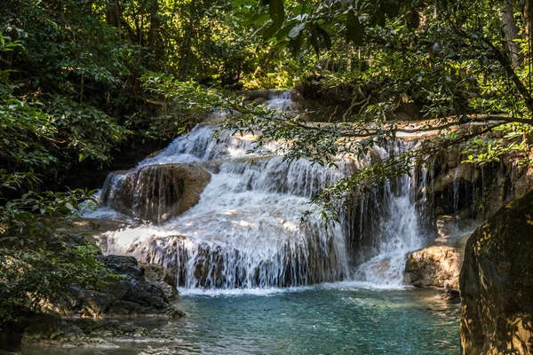 Tayland Kanchanaburi Erawan şelale manzarası