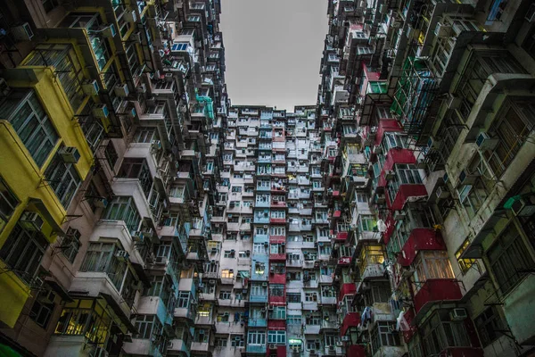 Гонконг с высокой плотностью проживания и кондоминиумов — стоковое фото