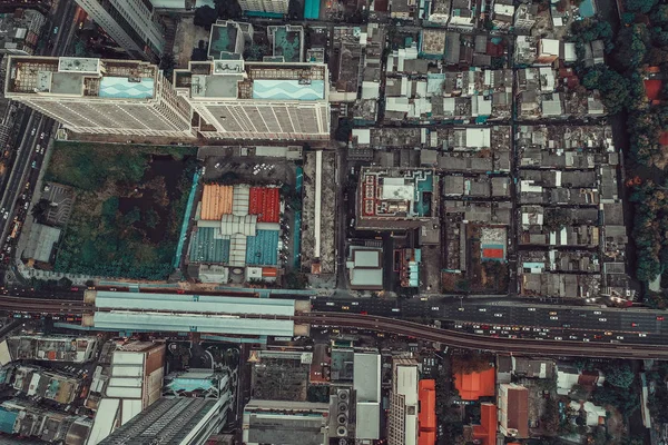 Siam ve Rachathewi geceleri Bangkok Tayland 'da görülür.