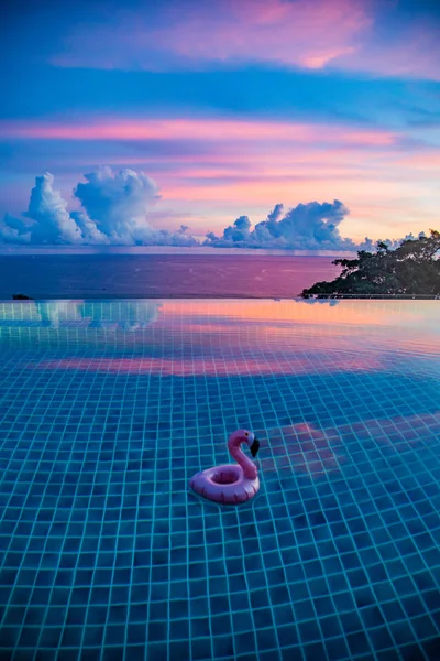 Vista sul tramonto Phuket dalla villa in Thailandia — Foto Stock