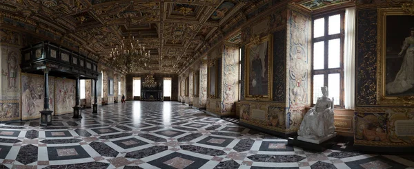 Danimarka'da Kopenhag şehri ve Kanal Nyhavn