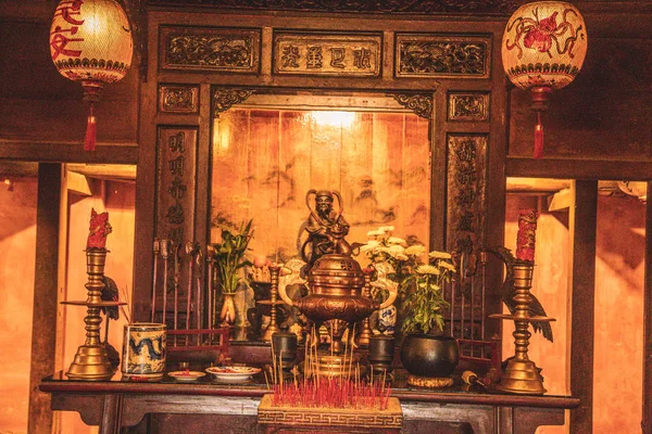 Hoi Orta Vietnam'da Bir sokaklar ve Kanallar