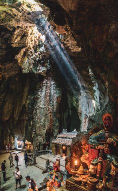 Danang, Orta Vietnam'da mermer dağlar manzarası