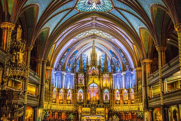 Kanada'da Montreal'deki Notre Dame Katedrali — Stok fotoğraf