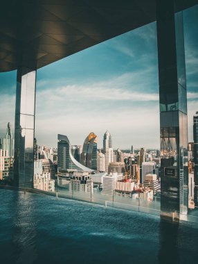 Petchaburi ve Merkez Büyükelçiliği Ploenchit, Bangkok, Tayland manzaralı