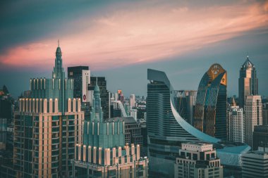 Petchaburi ve Merkez Büyükelçiliği Ploenchit, Bangkok, Tayland manzaralı
