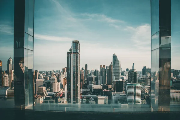 Petchaburi ve Merkez Büyükelçiliği Ploenchit, Bangkok, Tayland manzaralı