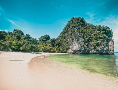 Koh Hong Cennet Sahili, Andaman Denizi 'nde Phuket ve Krabi Tayland arasında bir ada.
