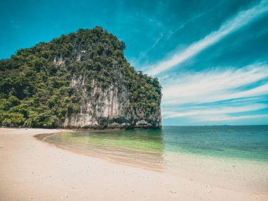 Koh Hong Cennet Sahili, Andaman Denizi 'nde Phuket ve Krabi Tayland arasında bir ada.