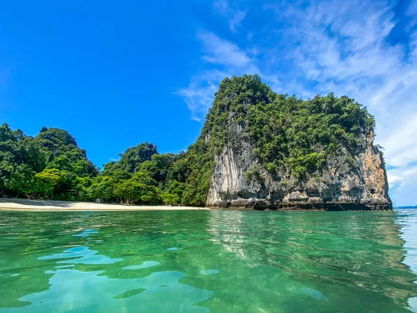 Playa del paraíso de Koh Hong, isla en el mar de Andamán entre Phuket y Krabi Tailandia — Foto de Stock