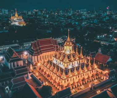 Tayland 'ın Bangkok kentindeki Loha Prasat tapınağının havadan görünüşü