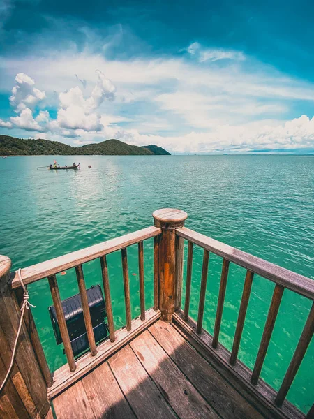 Blick auf das paradiesische Santhiya Resort in Koh Yao Yai, Insel im Andamanischen Meer zwischen Krabi und Phuket Thailand — Stockfoto