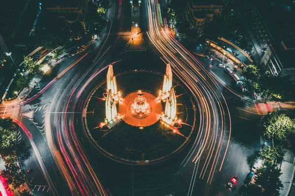 旧市街の夜の民主主義記念碑の空中ビュー｜バンコクタイ — ストック写真