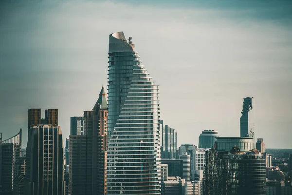 Petchaburi ve Merkez Büyükelçiliği Ploenchit, Bangkok, Tayland manzaralı