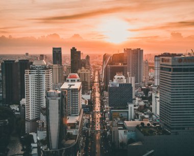 Petchaburi ve Merkez Büyükelçiliği Ploenchit, Bangkok, Tayland manzaralı