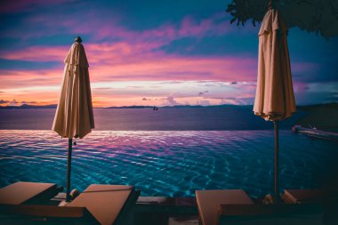 Koh Yao Yai 'de gün batımı manzarası, Andaman Denizi' nde Phuket ve Krabi Tayland arasında bir ada.