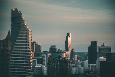 Petchaburi ve Merkez Büyükelçiliği Ploenchit, Bangkok, Tayland manzaralı