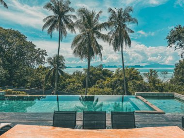 Krabi ve Phuket Tayland arasındaki Andaman Denizi 'ndeki Koh Yao Yai' deki rüya villa manzarası.