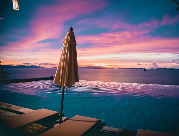 Koh Yao Yai 'de gün batımı manzarası, Andaman Denizi' nde Phuket ve Krabi Tayland arasında bir ada.