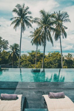 Krabi ve Phuket Tayland arasındaki Andaman Denizi 'ndeki Koh Yao Yai' deki rüya villa manzarası.