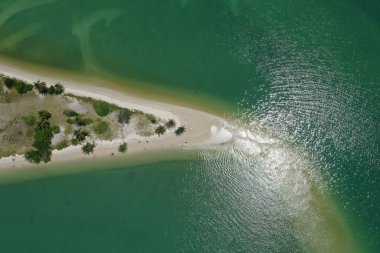 Koh Yao Yai 'deki Laem Had Sahili' nin havadan görünüşü, Phuket ve Krabi Tayland arasındaki anadolu adası.