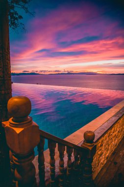 Koh Yao Yai 'de gün batımı manzarası, Andaman Denizi' nde Phuket ve Krabi Tayland arasında bir ada.