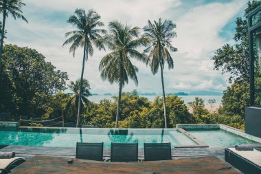 Krabi ve Phuket Tayland arasındaki Andaman Denizi 'ndeki Koh Yao Yai' deki rüya villa manzarası.