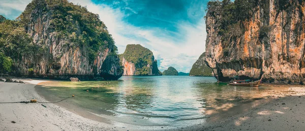 Koh Lao Ledande paradisstrand, ö i Andamansjön mellan Phuket och Krabi Thailand — Stockfoto