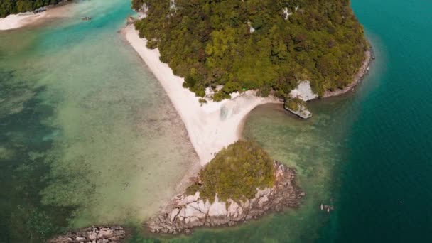 Aerial footage of Koh Phak Bia, island in the Andaman Sea between Phuket and Krabi Thailand — Stock Video