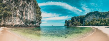 Koh Hong Cennet Sahili, Andaman Denizi 'nde Phuket ve Krabi Tayland arasında bir ada.