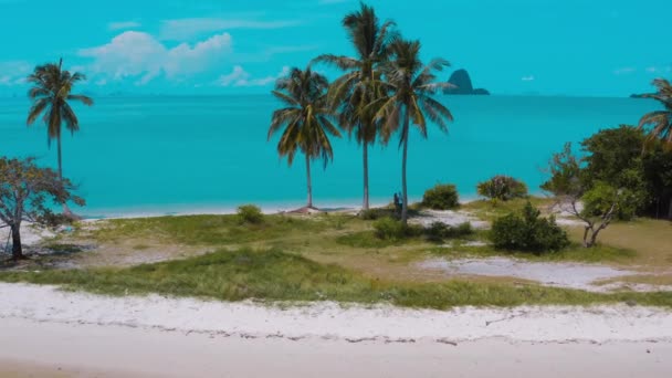 Vue Aérienne de Laem Had Beach à Koh Yao Yai, île dans la mer d'andaman entre Phuket et Krabi Thaïlande — Video