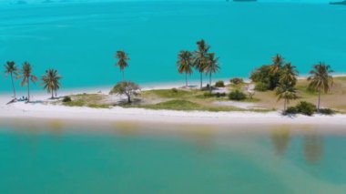 Koh Yao Yai 'deki Laem Had Sahili' nin havadan görünüşü, Phuket ve Krabi Tayland arasındaki anadolu adası.