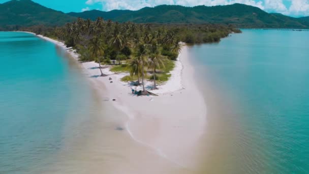 Légi kilátás Laem Volt Beach Koh Yao Yai, sziget az andamán tenger között Phuket és Krabi Thaiföld — Stock videók