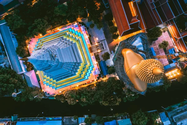 バンコクの寺院・塔・仏像「ワット・パックナム・バシチャロン」の空中写真タイ — ストック写真