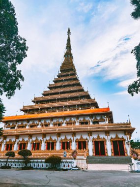 Tayland 'ın Khon Kaen şehrinde tapınaklarda Nong Wang ve Chao Por Lak Muang' ı dolaşırken.