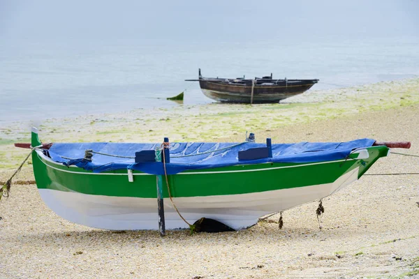 Houten Vissersboot Droogt Aan Wal — Stockfoto