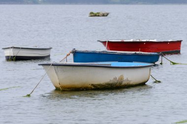 demirleyen ahşap balıkçı tekneleri